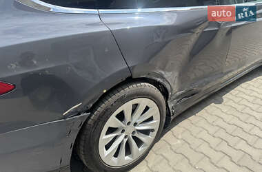 Позашляховик / Кросовер Tesla Model X 2017 в 