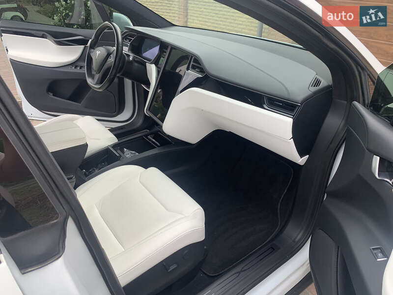 Позашляховик / Кросовер Tesla Model X 2018 в Фастові