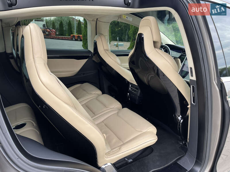 Внедорожник / Кроссовер Tesla Model X 2016 в Киеве фото 23 Внедорожник / Кроссовер Tesla Model X 2016 в Киеве