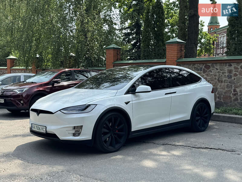 Tesla Model X 2020