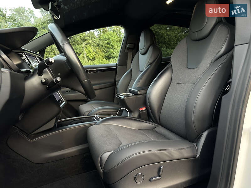 Внедорожник / Кроссовер Tesla Model X 2018 в Радивилове