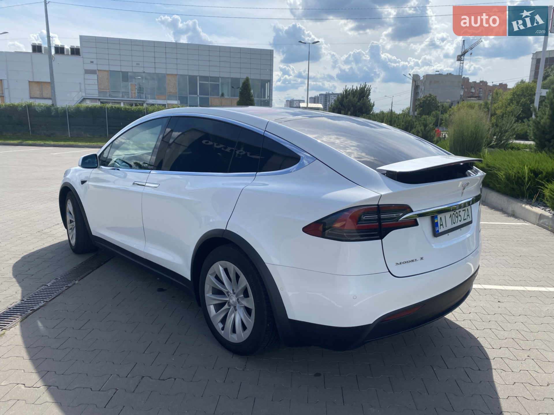 2017 Tesla Model X - мініатюра 12