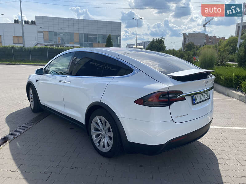 Позашляховик / Кросовер Tesla Model X 2017 в Харкові