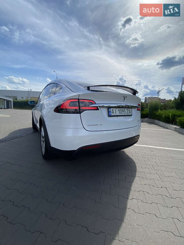 Позашляховик / Кросовер Tesla Model X 2017 в Харкові