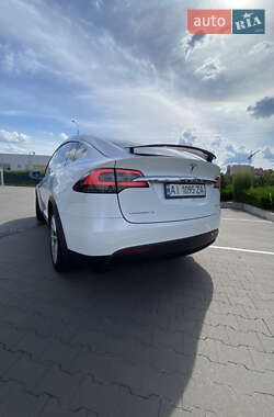Позашляховик / Кросовер Tesla Model X 2017 в 