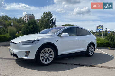 Позашляховик / Кросовер Tesla Model X 2017 в 