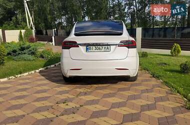 Позашляховик / Кросовер Tesla Model X 2017 в 