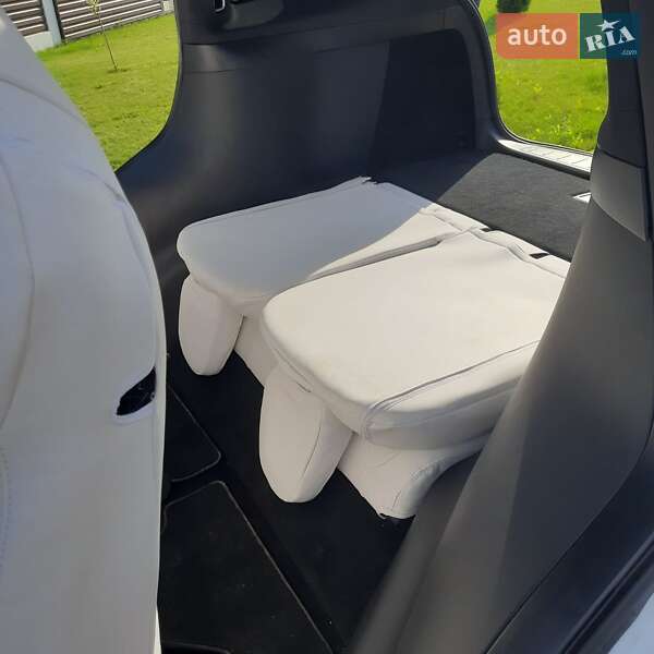 Внедорожник / Кроссовер Tesla Model X 2017 в Сумах