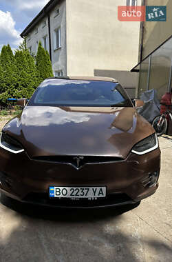 Позашляховик / Кросовер Tesla Model X 2016 в Києві