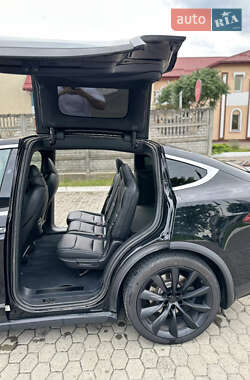 Позашляховик / Кросовер Tesla Model X 2021 в 