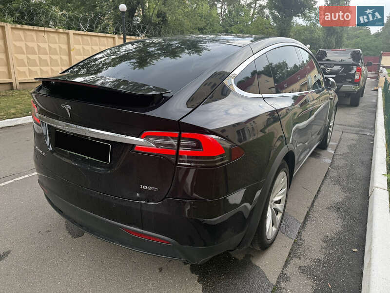 Позашляховик / Кросовер Tesla Model X 2017 в Києві