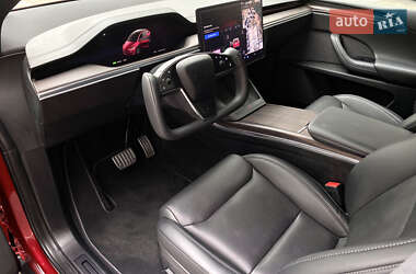 Позашляховик / Кросовер Tesla Model X 2024 в 