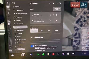 Позашляховик / Кросовер Tesla Model X 2024 в 