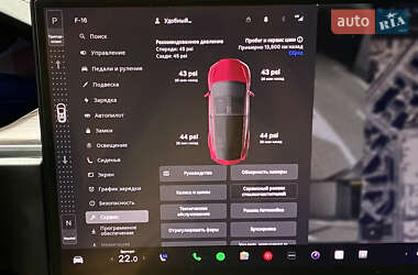 Позашляховик / Кросовер Tesla Model X 2024 в 