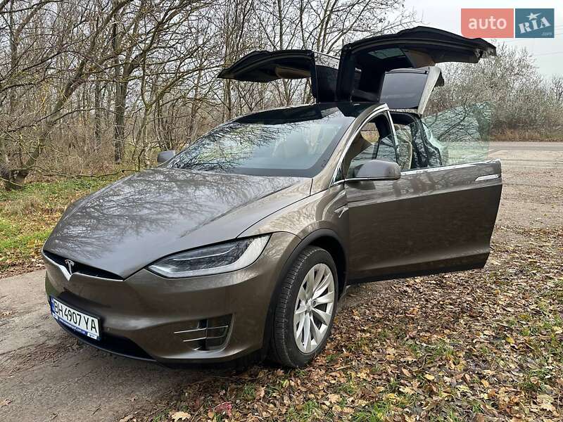 Внедорожник / Кроссовер Tesla Model X 2016 в Одессе фото 6 Внедорожник / Кроссовер Tesla Model X 2016 в Одессе