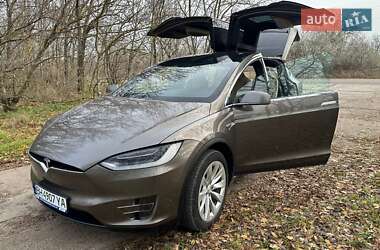 Позашляховик / Кросовер Tesla Model X 2016 в 