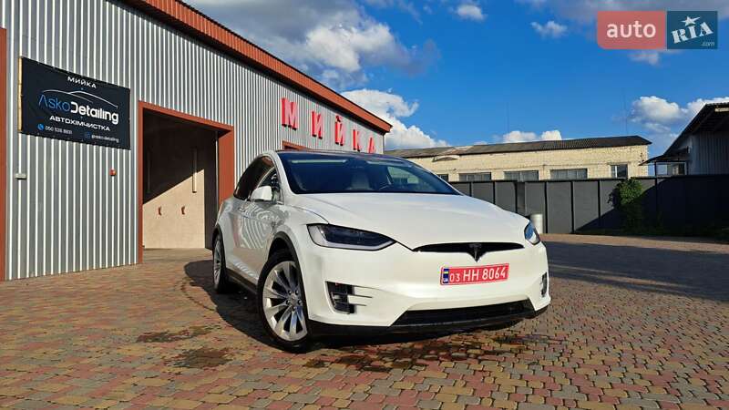 Позашляховик / Кросовер Tesla Model X 2018 в Костопілі