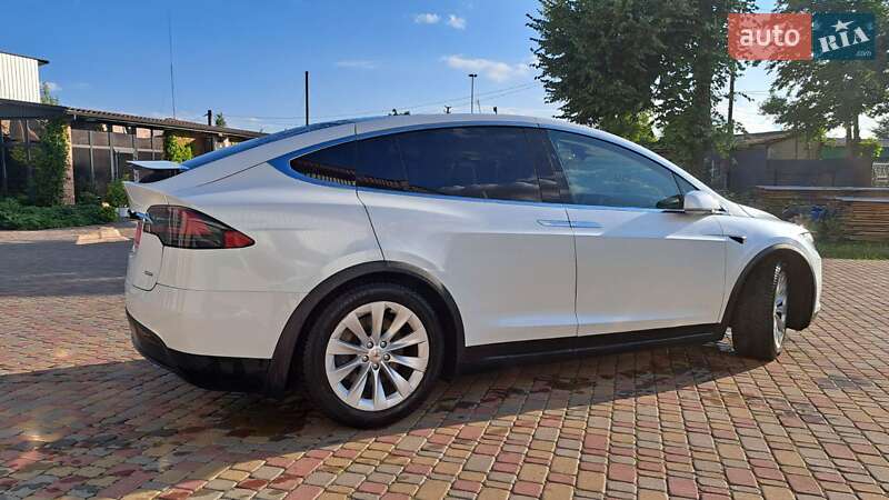 Позашляховик / Кросовер Tesla Model X 2018 в Костопілі