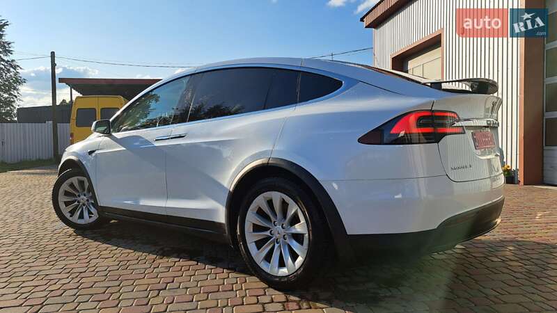 Позашляховик / Кросовер Tesla Model X 2018 в Костопілі
