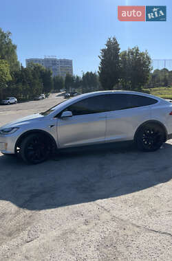 Внедорожник / Кроссовер Tesla Model X 2017 в 