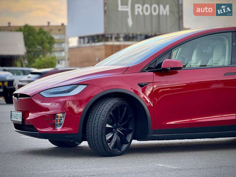 Позашляховик / Кросовер Tesla Model X 2019 в Києві