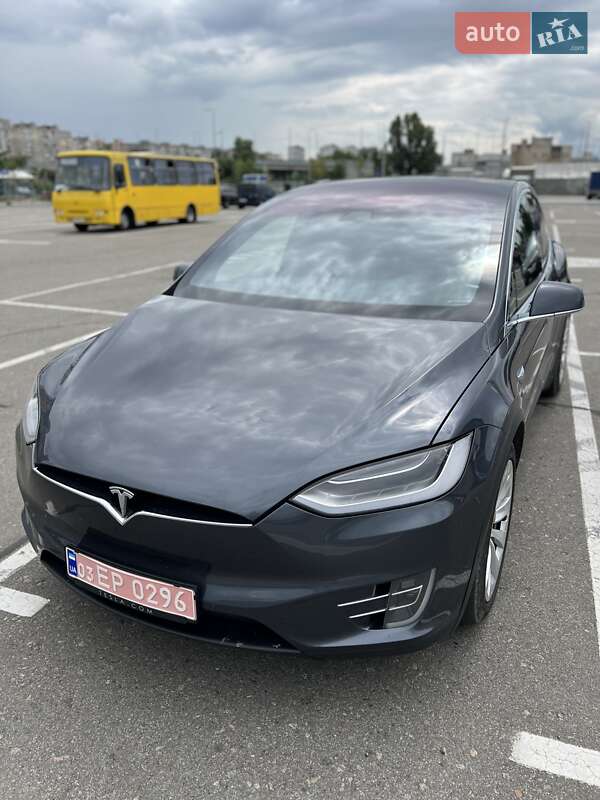 Позашляховик / Кросовер Tesla Model X 2017 в Києві