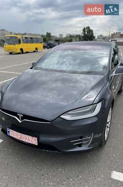 Позашляховик / Кросовер Tesla Model X 2017 в 