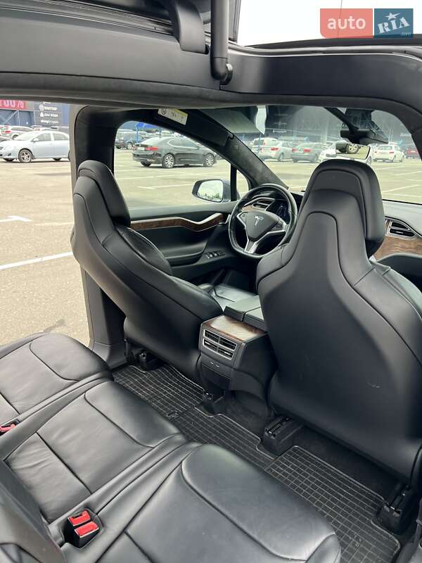 Позашляховик / Кросовер Tesla Model X 2017 в Києві
