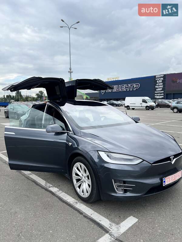 Позашляховик / Кросовер Tesla Model X 2017 в Києві