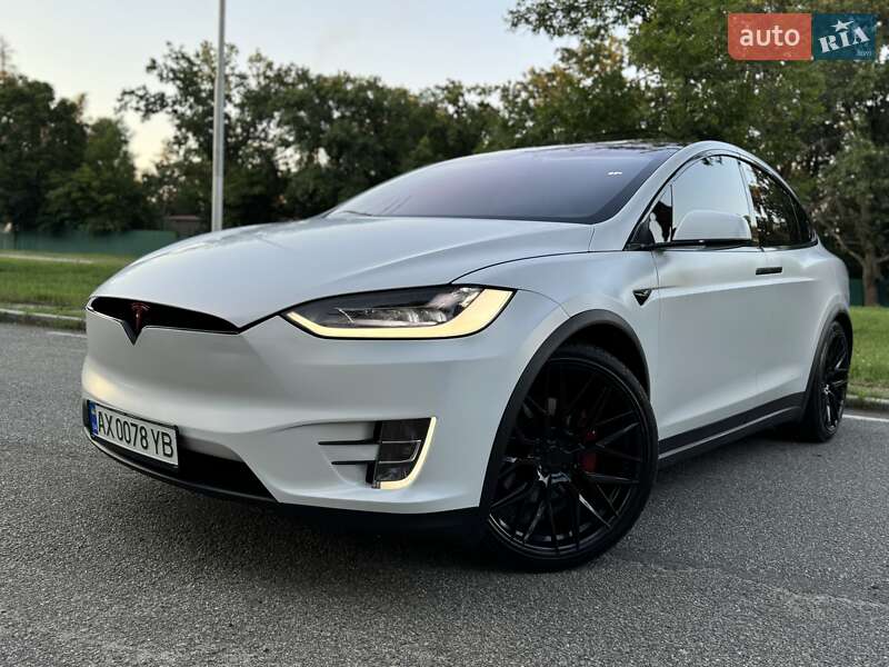 Позашляховик / Кросовер Tesla Model X 2018 в Києві