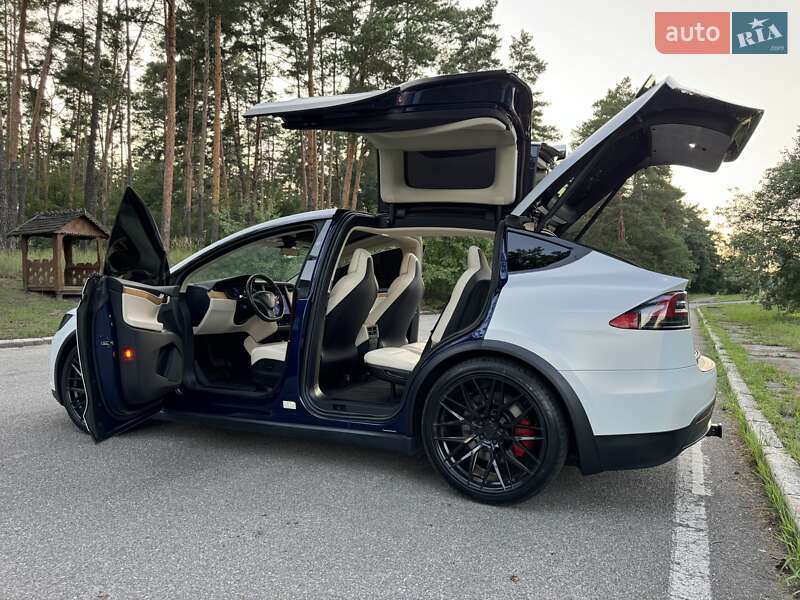 Позашляховик / Кросовер Tesla Model X 2018 в Києві