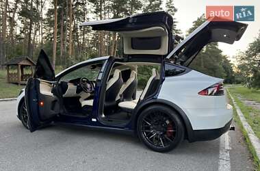 Позашляховик / Кросовер Tesla Model X 2018 в 