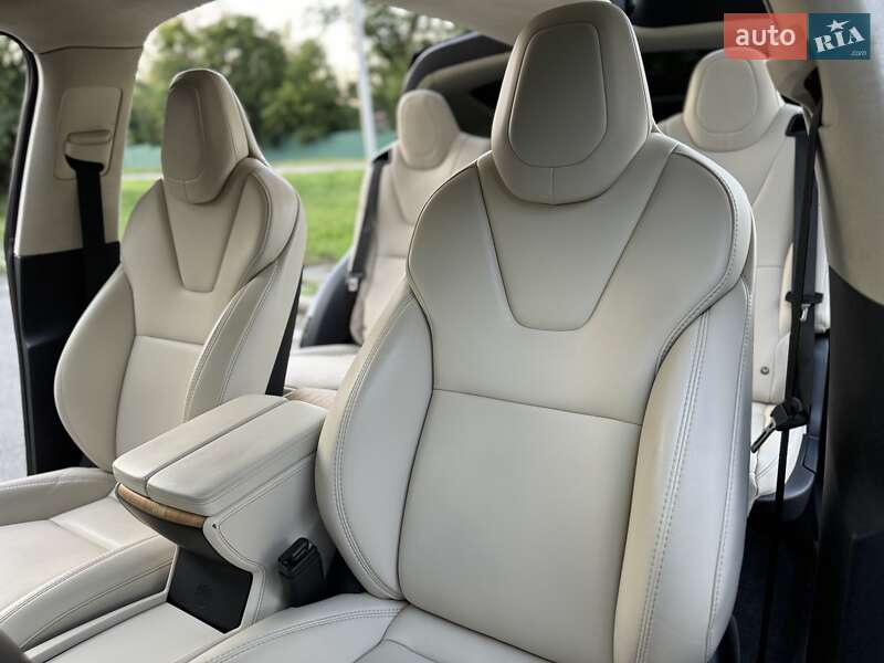 Позашляховик / Кросовер Tesla Model X 2018 в Києві