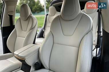 Позашляховик / Кросовер Tesla Model X 2018 в 