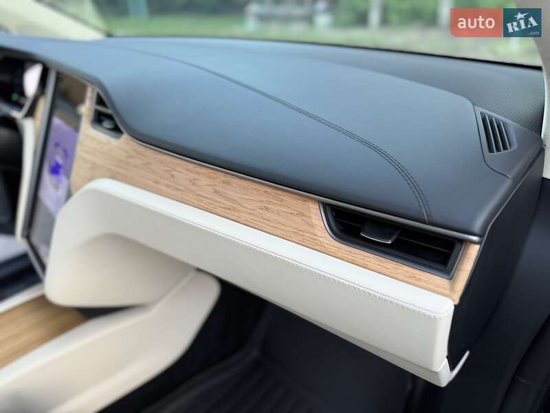 Позашляховик / Кросовер Tesla Model X 2018 в Києві