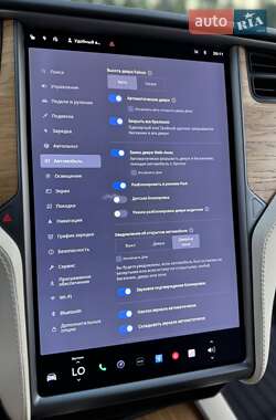 Позашляховик / Кросовер Tesla Model X 2018 в 