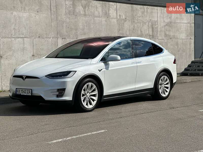 Позашляховик / Кросовер Tesla Model X 2017 в Києві