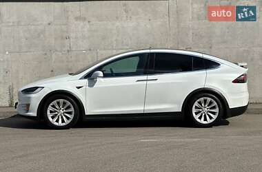 Позашляховик / Кросовер Tesla Model X 2017 в 