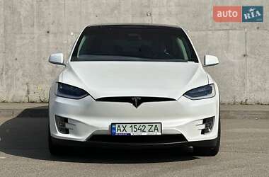Позашляховик / Кросовер Tesla Model X 2017 в 