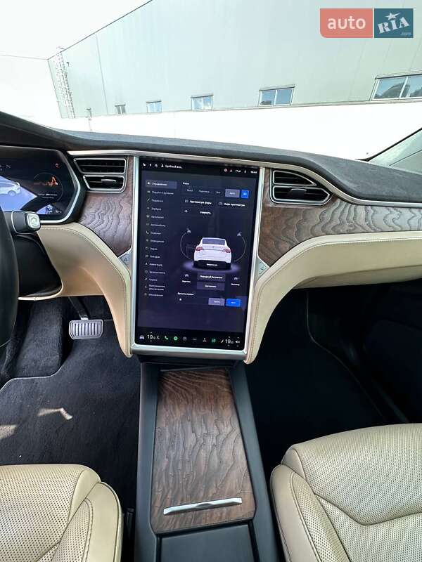 Позашляховик / Кросовер Tesla Model X 2017 в Києві