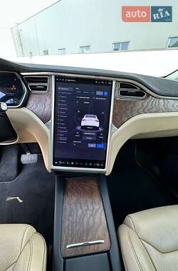 Позашляховик / Кросовер Tesla Model X 2017 в 