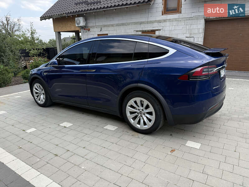 Позашляховик / Кросовер Tesla Model X 2016 в Івано-Франківську