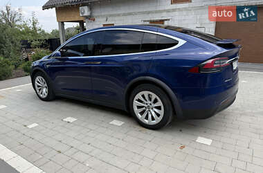 Позашляховик / Кросовер Tesla Model X 2016 в 