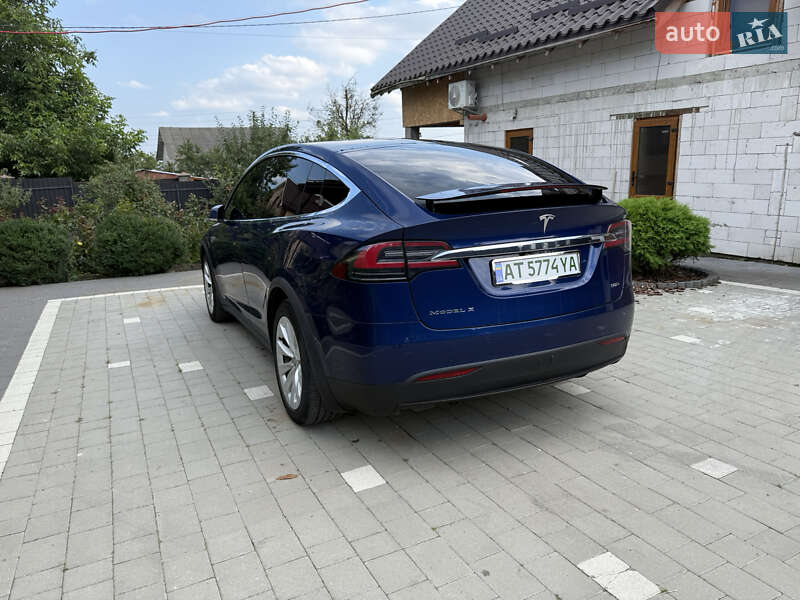 Позашляховик / Кросовер Tesla Model X 2016 в Івано-Франківську