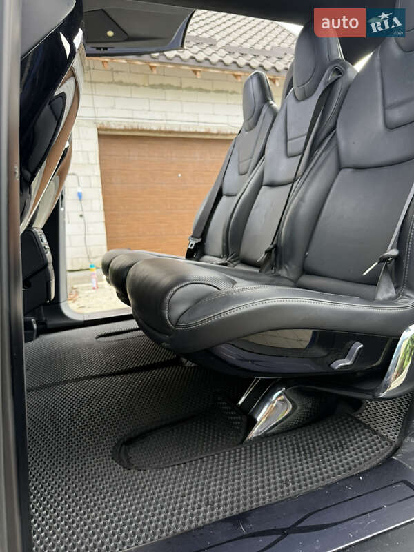 Позашляховик / Кросовер Tesla Model X 2016 в Івано-Франківську