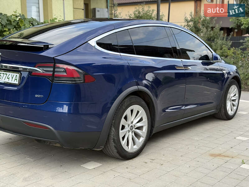 Позашляховик / Кросовер Tesla Model X 2016 в Івано-Франківську