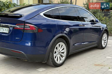 Позашляховик / Кросовер Tesla Model X 2016 в 