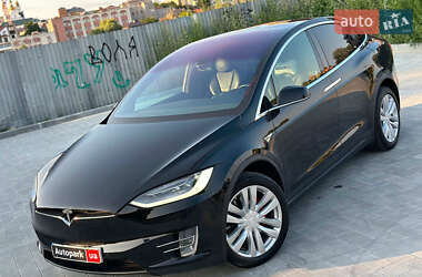 Позашляховик / Кросовер Tesla Model X 2016 в 