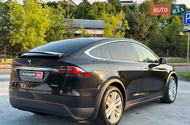 Позашляховик / Кросовер Tesla Model X 2016 в 