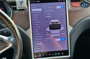 Позашляховик / Кросовер Tesla Model X 2016 в 